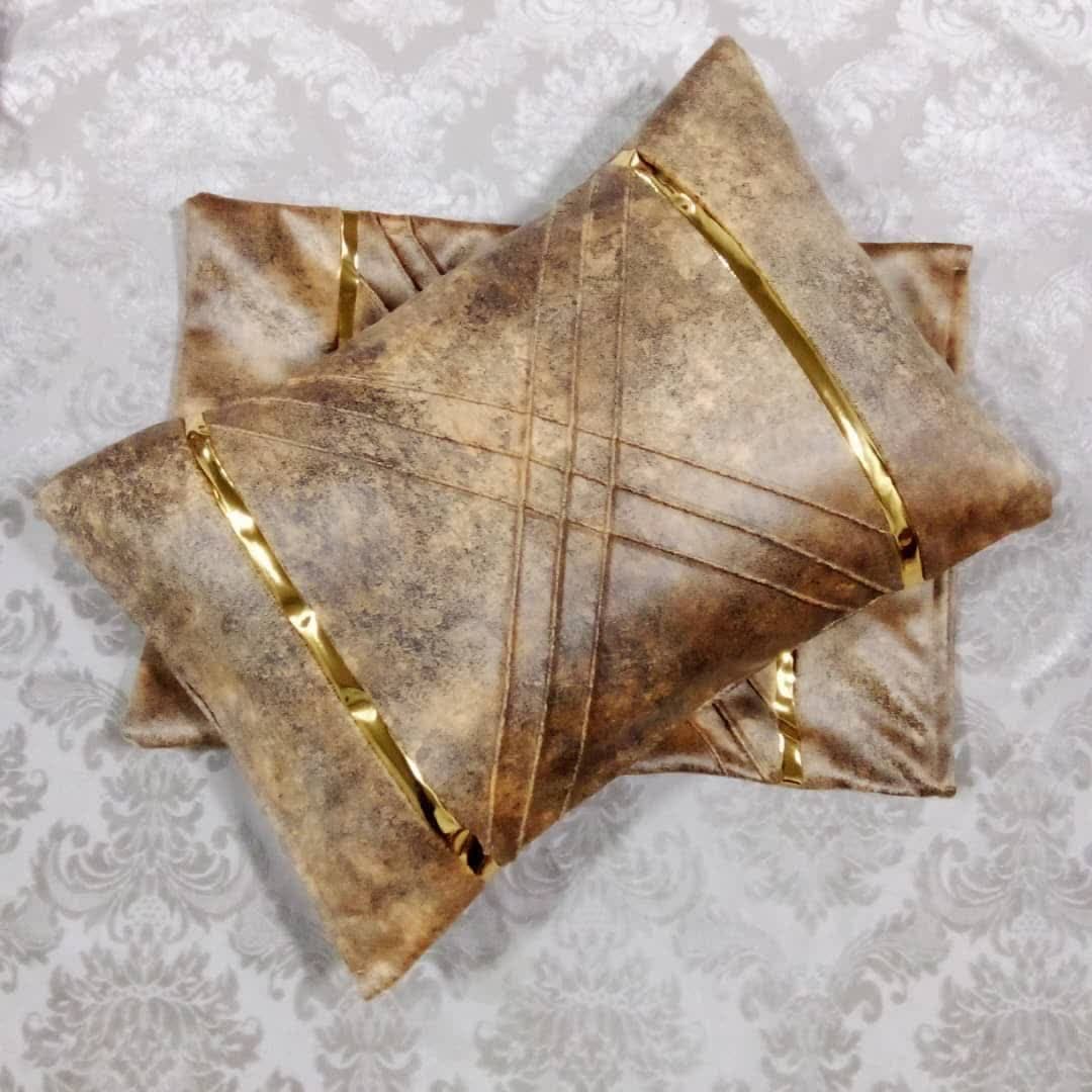 تصویر 1 از روبالشتی نوار دار قابل استفاده در چیدمان اتاق