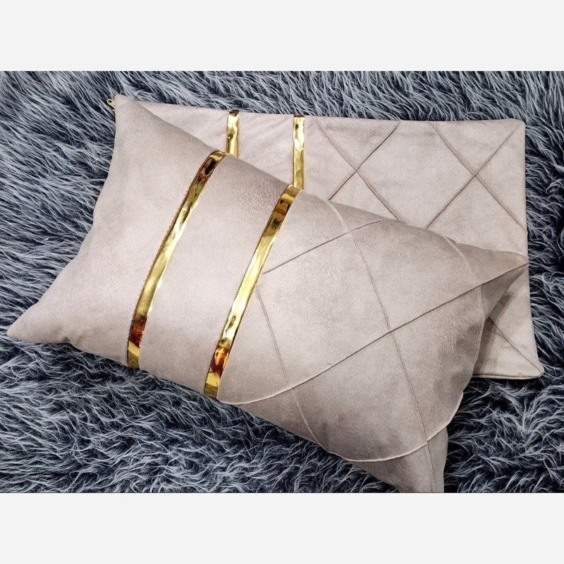 تصویر 2 از روبالشتی نوار دار قابل استفاده در چیدمان اتاق