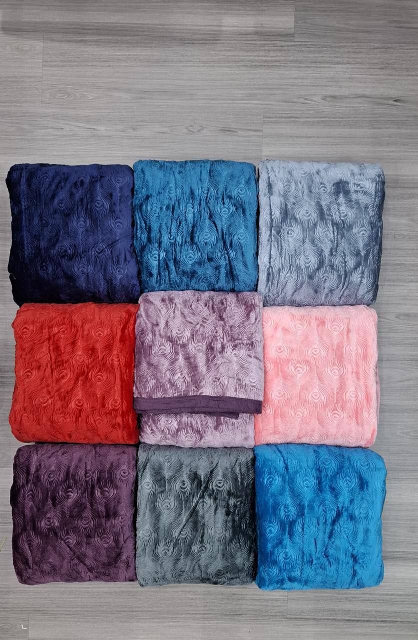 تصویر 1 از فروش ویژه و تامین مستقیم پتو ابریشمی طرح پر طاووس دونفره