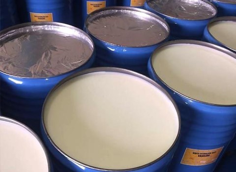 وازلین صنعتی برای حفظ و نگهداری انواع ماشین آلات صنعتی