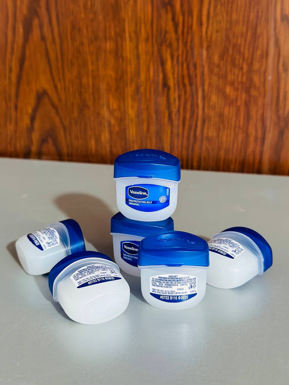 تصویر 2 از وازلین مینی نرم کننده و لطیف کننده جیبی