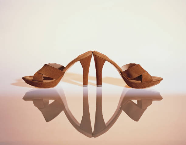 تصویر 5 از صندل پاشنه بلند با فرم استاندارد با پشتیبانی مناسب از قوس پا