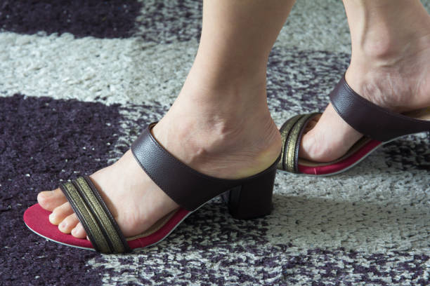 تصویر 3 از صندل پاشنه دار در سایز های مختلف مناسب فرم پای متفاوت