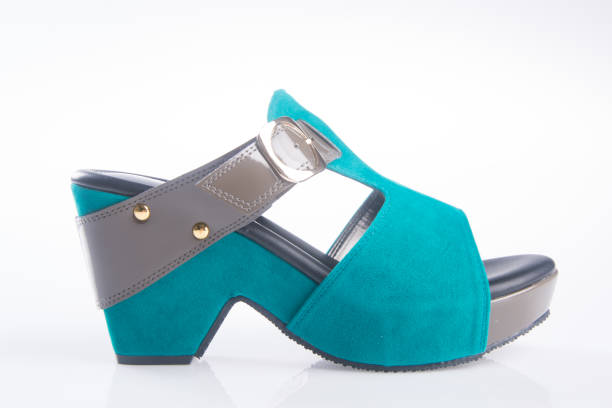 تصویر 1 از صندل پاشنه بلند لژ دار با طراحی استاندارد و کاهش فشار به کف پا