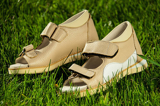 تصویر 4 از صندل چرم مردانه اصل با بند قابل تنظیم برای راحتی بیشتر پا