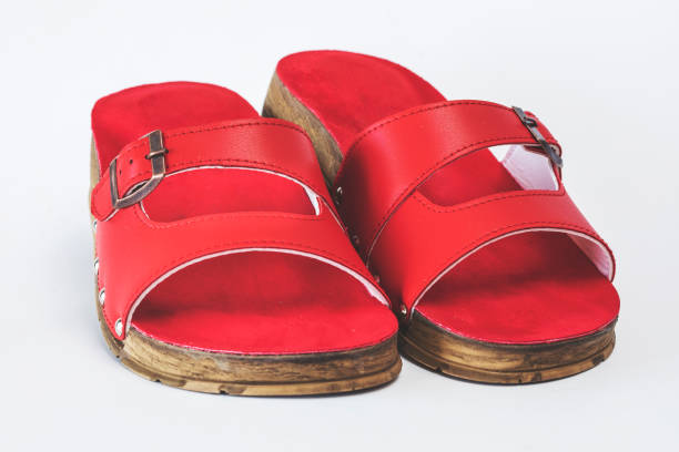 تصویر 3 از صندل چرم زنانه با زیره لاستیکی ضد لغزش و بادوام