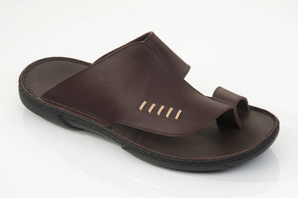 تصویر 2 از صندل چرم مردانه تبریز با کفی میکرو فایبر ضد لغزش و جاذب رطوبت