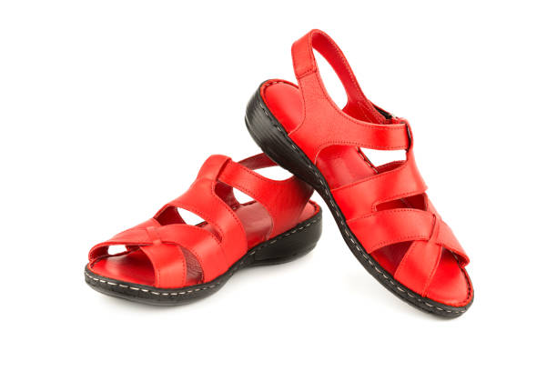 تصویر 4 از صندل چرم زنانه تبریز با کفی دو لایه برای جذب فشار هنگام راه رفتن