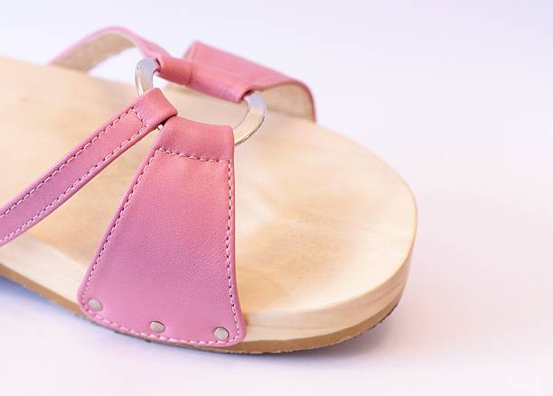 تصویر 4 از صندل چوبی ژاپنی سبک با طراحی ارگونومیک با دوام طولانی