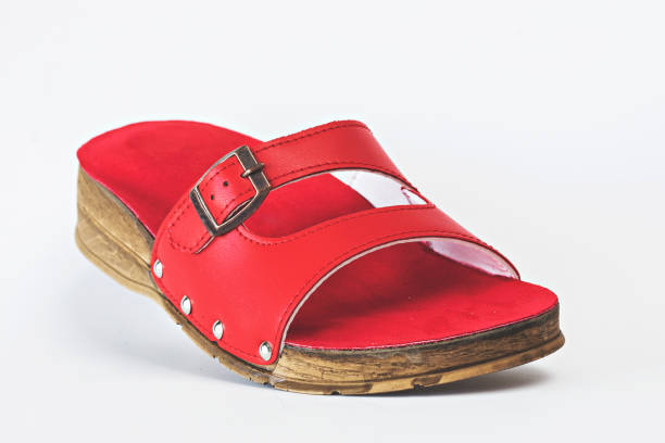 صندل چوبی ژاپنی سبک با طراحی ارگونومیک با دوام طولانی