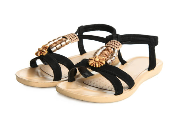 تصویر 4 از صندل دخترانه مشکی با کفی طبی ارگونومیک مناسب استایل روزمره