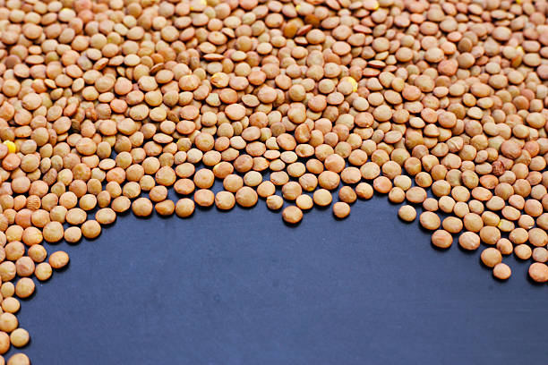 تصویر 2 از عدس سپیدار تازه برداشت شده با رنگ طبیعی و درخشان