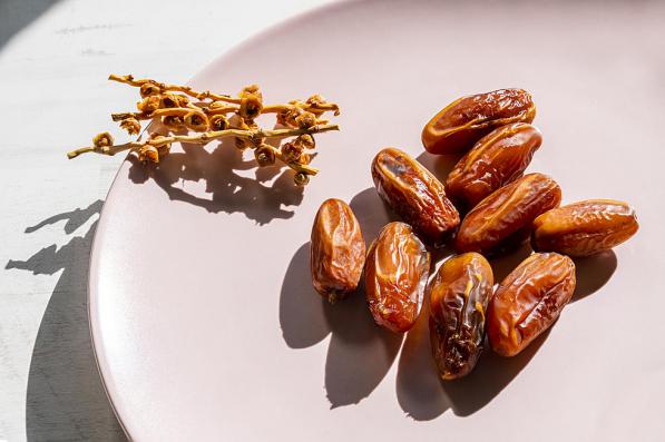 خرما زاهدی طبس از تولیدکنندگان محلی