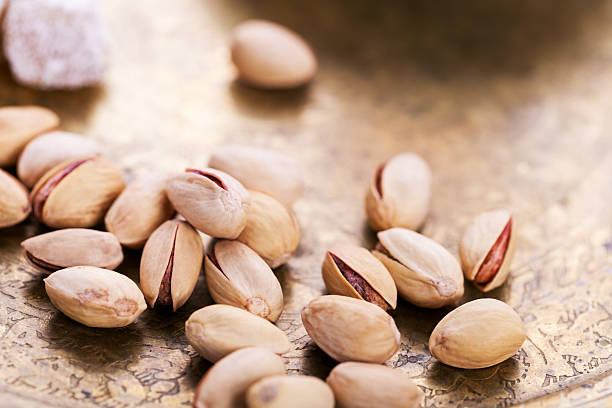 تصویر 1 از پسته احمد آقایی خام در گرید های مختلف از دانه ریز تا دانه درشت