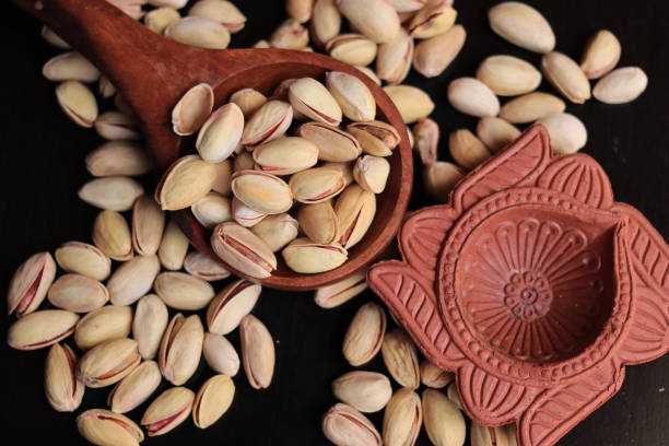 تصویر 3 از پسته احمد آقایی درجه یک دانه درشت با درصد خندان بالای نود درصد