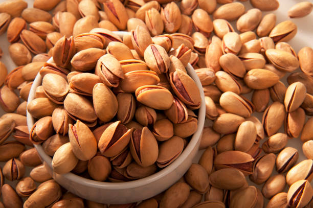 تصویر 2 از پسته احمد آقایی درجه یک دانه درشت با درصد خندان بالای نود درصد