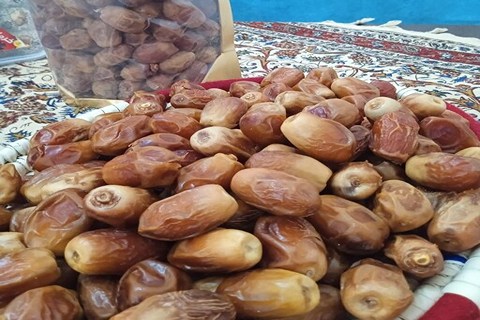 خرما زاهدی قصر شیرین درجه بندی شده صادراتی