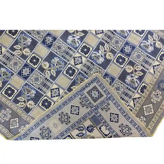 تصویر 3 از روفرشی طرح دار دارای رنگ بندی متنوع و مقاوم در شستشو مناسب استفاده روزانه خانواده