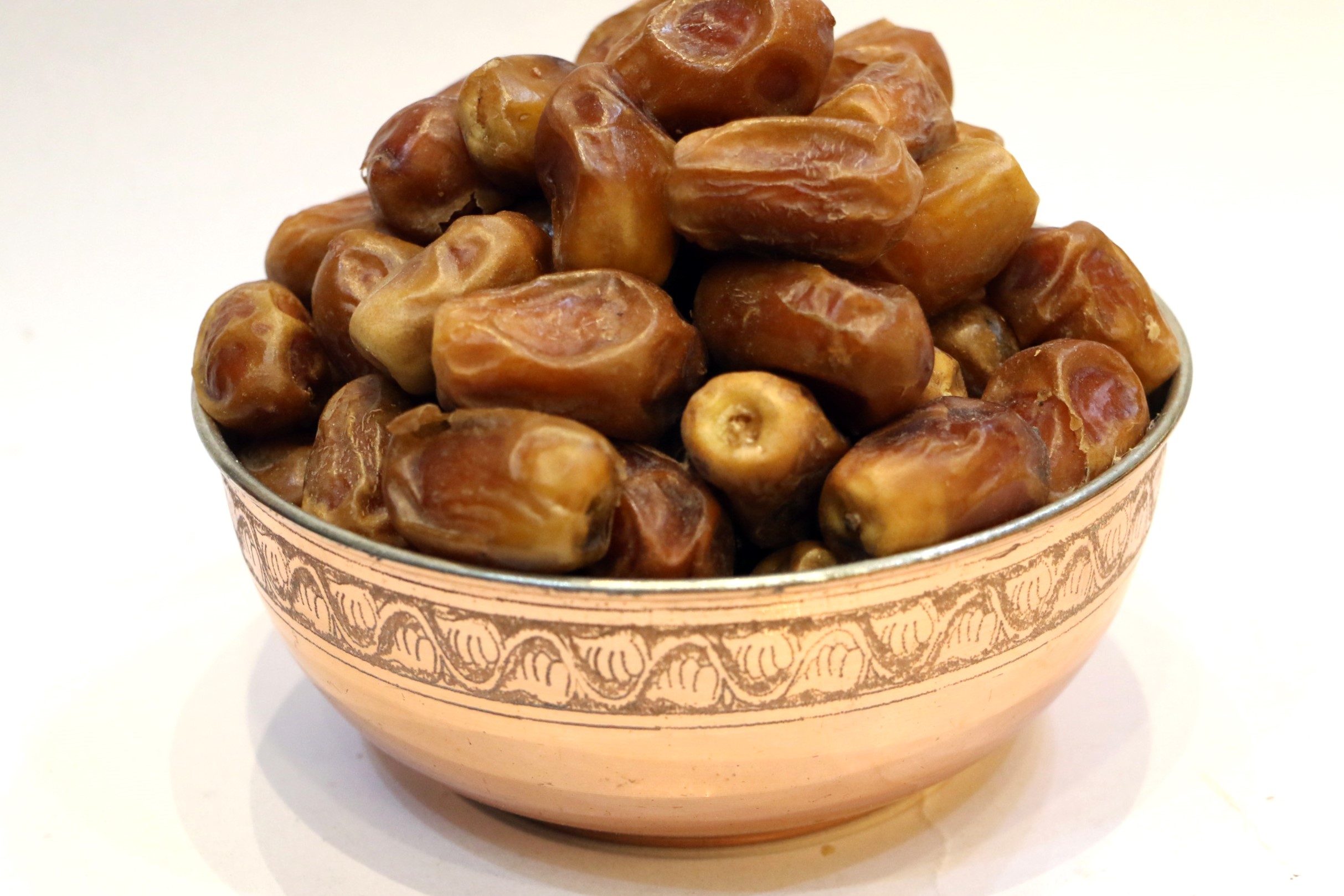 خرما زاهدی اعلا لطیف و خوش‌ رنگ