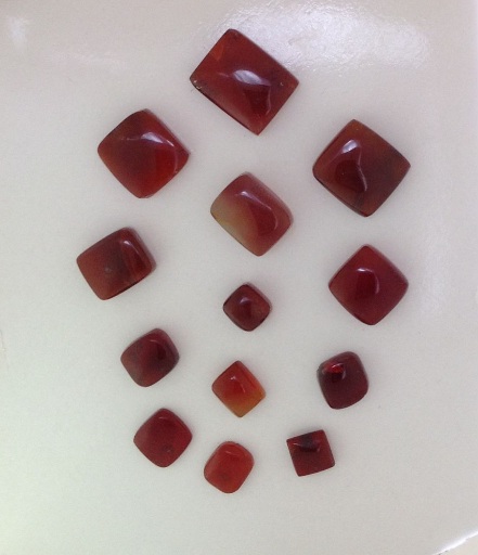 نگین عقیق قرمز طبیعی مناسب نیم ست و گردنبند