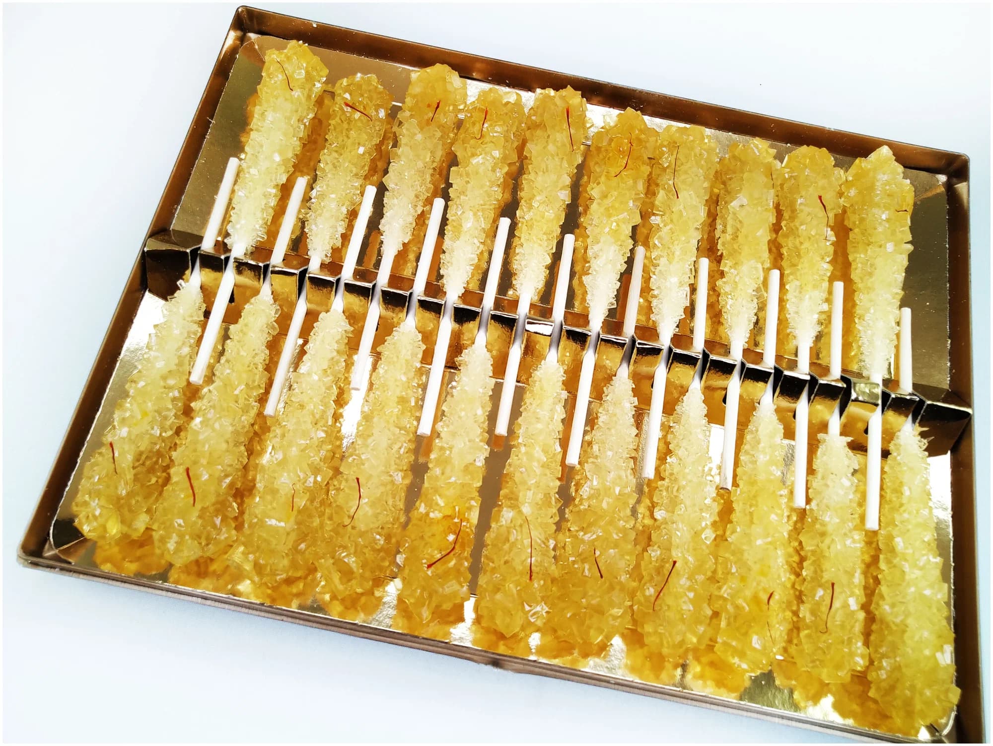 تصویر 2 از نبات زعفرانی ممتاز با کریستال درخشان و عطر طبیعی