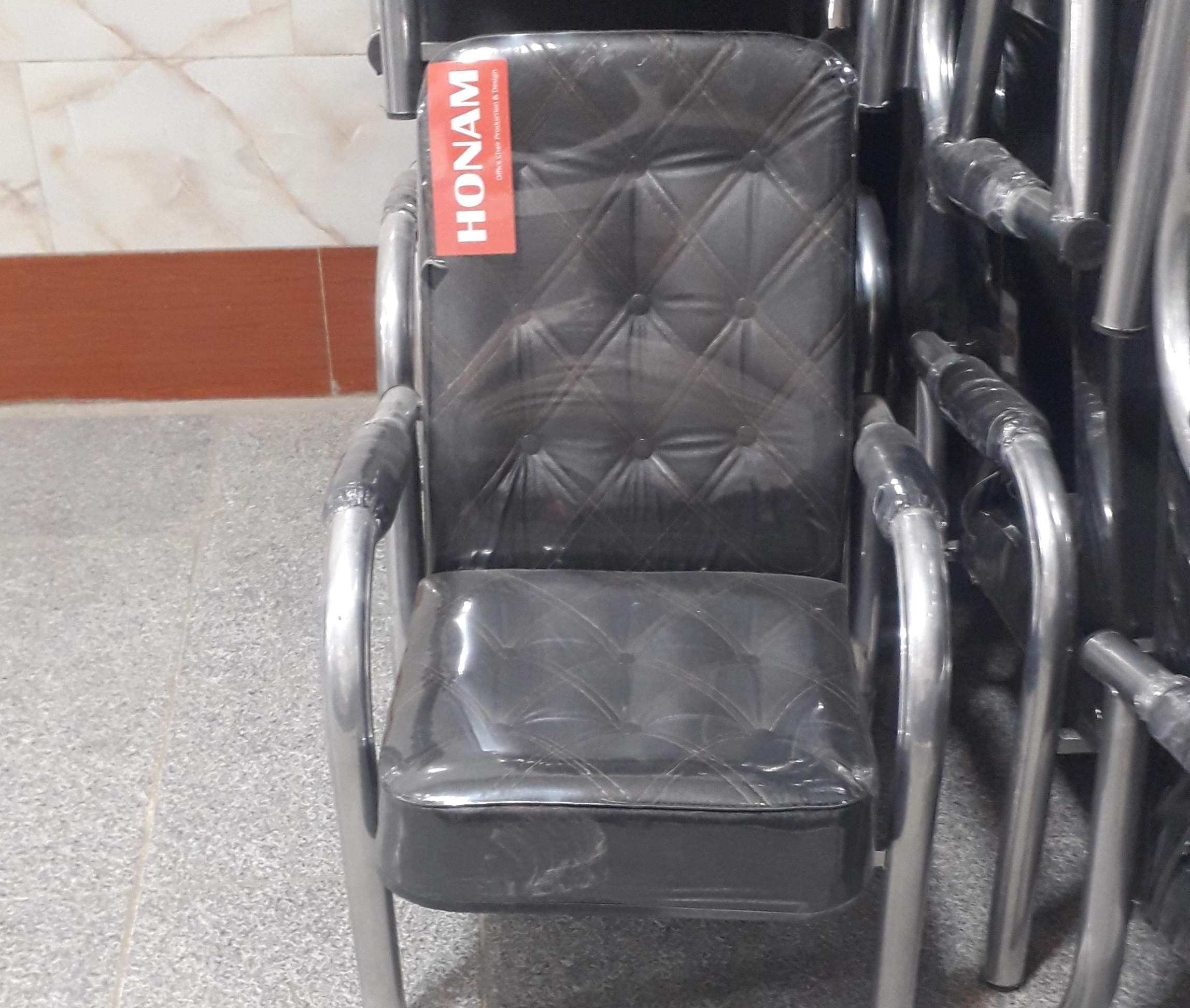 تصویر 2 از صندلی اداری انتظار با راحتی بلند مدت و استحکام بالا