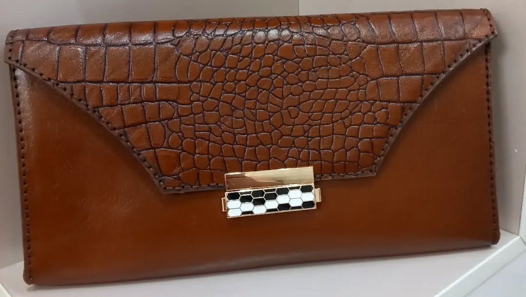 کیف پول چرم دستدوز در فروش عمده