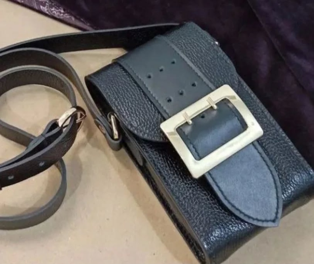 کیف دوشی زنانه پاسپورتی چرم دستدوز با قیمت عالی