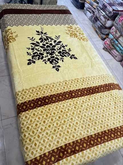 پتو مسافرتی یک نفره سروین با تنوع نقش و طرح