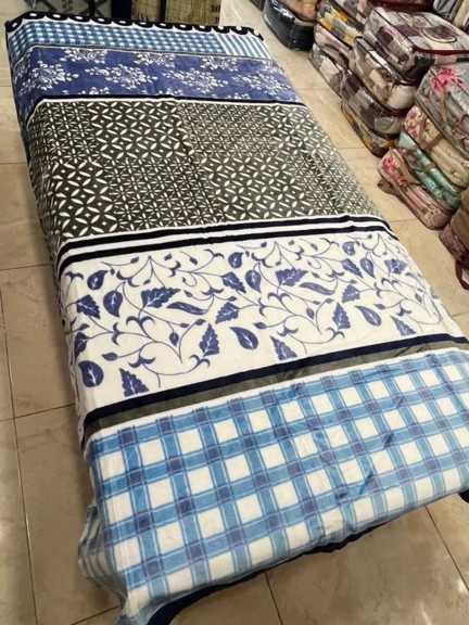 تصویر 1 از پتو مسافرتی یک نفره سروین با تنوع نقش و طرح