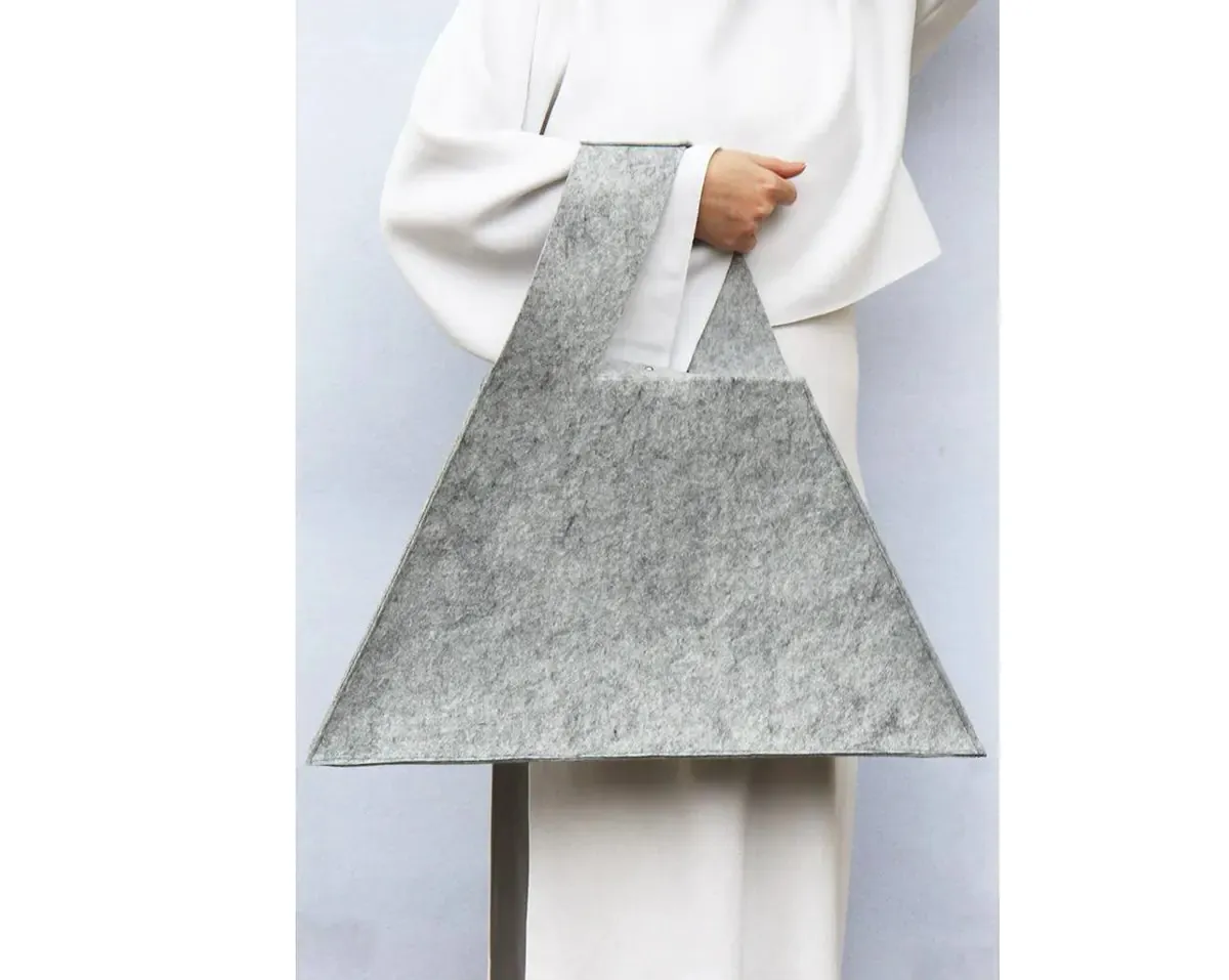 تصویر 3 از کیف نمدی مسافرتی مناسب طبیعت گردی و گردش