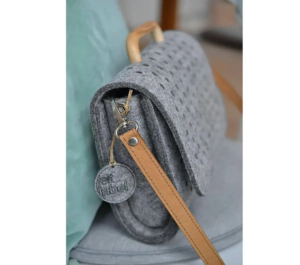 تصویر 4 از کیف نمدی دست ساز بسیار با دوام و اقتصادی