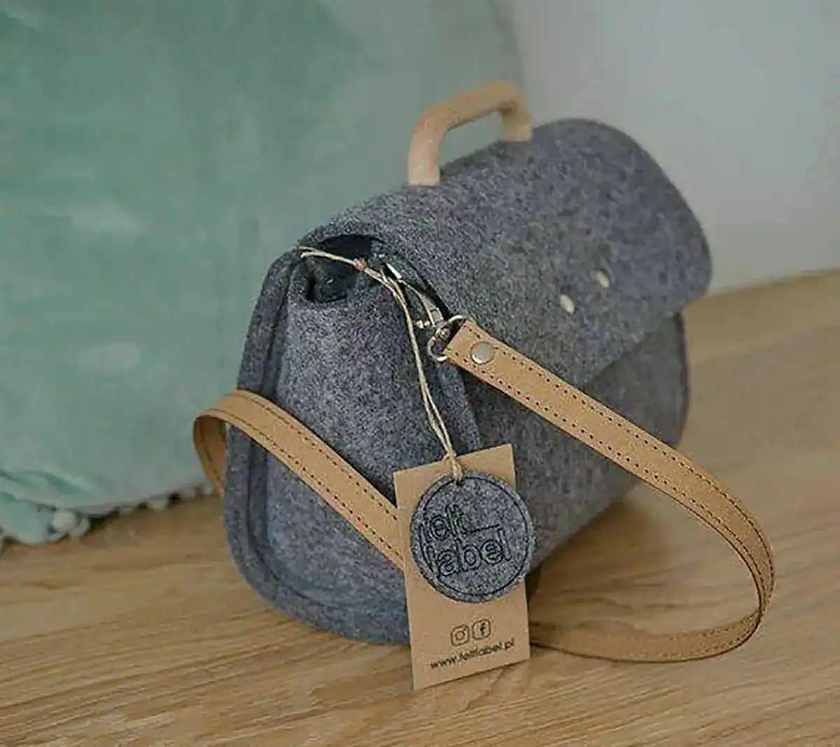 تصویر 1 از کیف نمدی دست ساز بسیار با دوام و اقتصادی