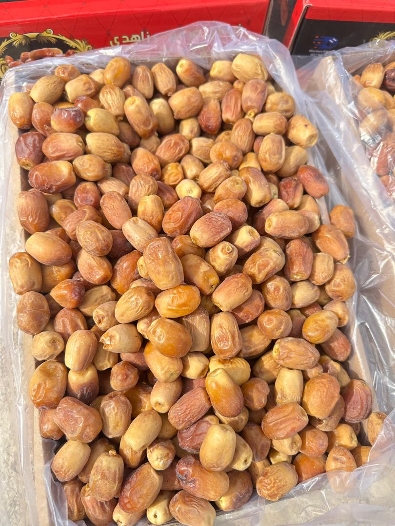 فروش خرما قصب