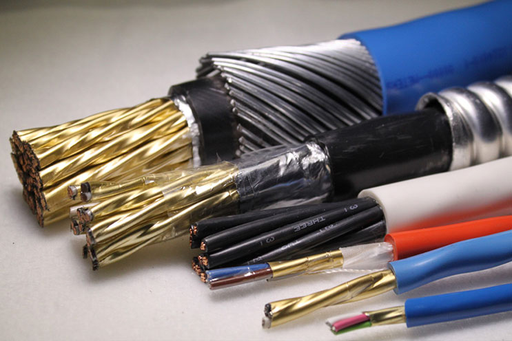 تصویر 3 از سیم برق افلاک با هدایت پایدار و پوشش ایمن