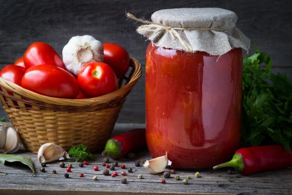 تصویر 2 از رب گوجه‌ فرنگی شیشه ای با بسته‌ بندی مقاوم مناسب نگهداری طولانی‌