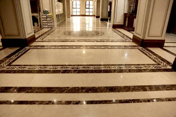 تصویر 1 از سنگ تراورتن برای کف پارکینگ مناسب نصب در فضا های پرتردد