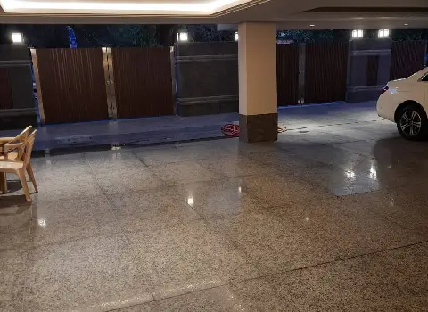 تصویر 3 از سنگ تراورتن برای کف پارکینگ مناسب نصب در فضا های پرتردد