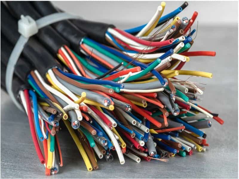 تصویر 1 از سیم برق خراسان با طراحی متعادل و هدایت مطمئن