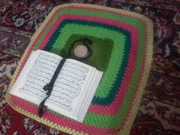 تصویر 2 از سجاده قلاب بافی ریز بافت با طرح هندسی