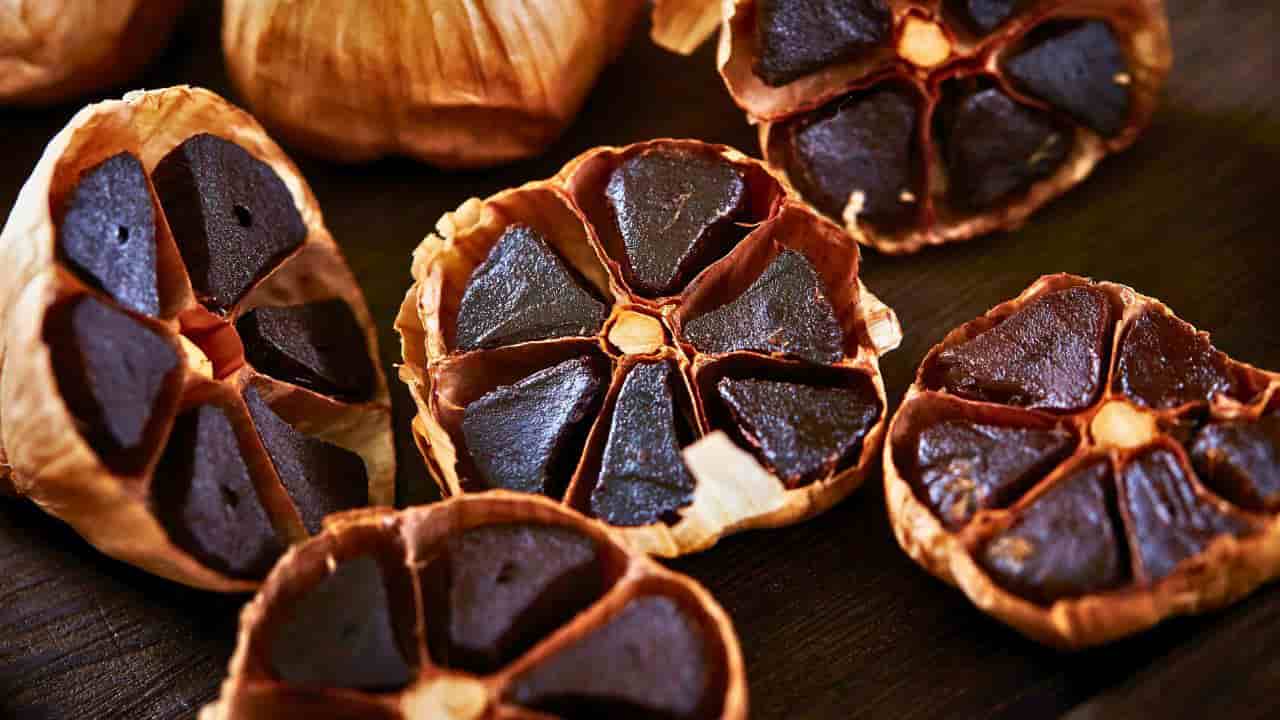 تصویر 3 از سیر سیاه شرکتی تولید شده در محیط کنترل شده و بهداشتی