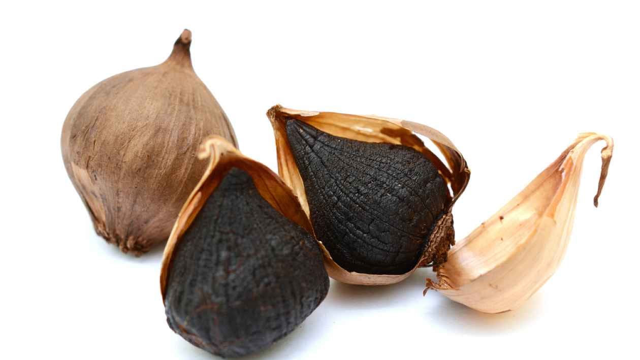 تصویر 4 از سیر سیاه هپات با ساختار یکنواخت و رنگ تیره کامل