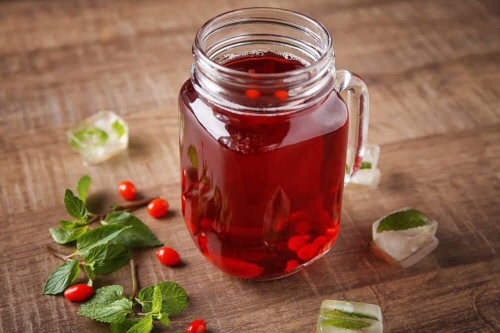 اب زرشک تکدانه نوشیدنی ترش طبیعی با ساختار یکنواخت