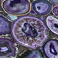 تصویر 1 از سنگ مرمریت بنفش بلورین‌ خاص و کمیاب