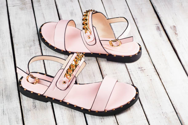 تصویر 5 از صندل دخترانه اصفهان با زیره ضد لغزش و رویه چرم مصنوعی