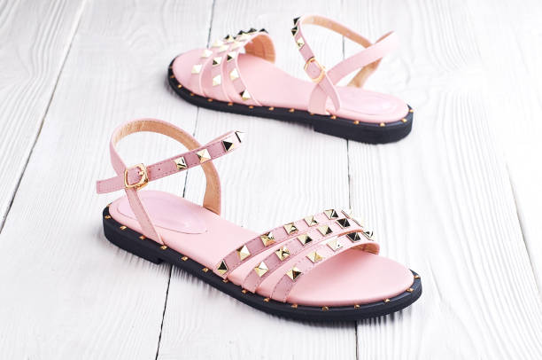 تصویر 4 از صندل دخترانه بندی با بند چسبی قابل تنظیم و زیره فومی نرم