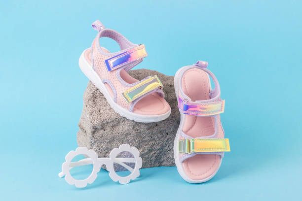 تصویر 2 از صندل دخترانه اسپرت با کفی طبی و ژله ای برای محافظت از پا