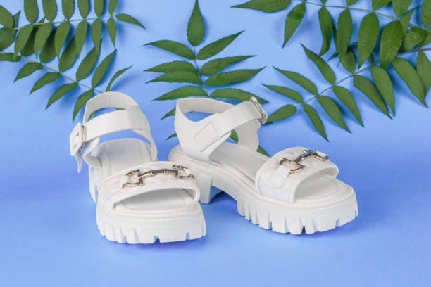 تصویر 5 از صندل دخترانه اسپرت با کفی طبی و ژله ای برای محافظت از پا