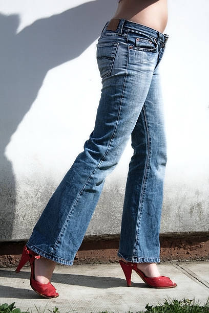 تصویر 4 از شلوار جین جاگر با رنگ شوی یکنواخت و پارچه نرم