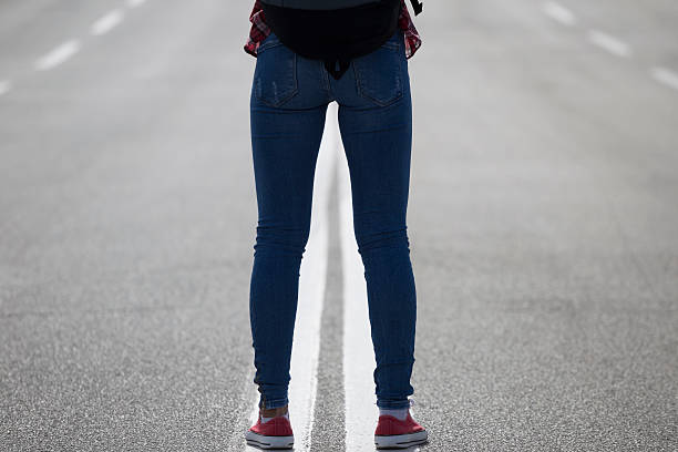 شلوار جین جذب مشکی با برش استاندارد و فیت راحت